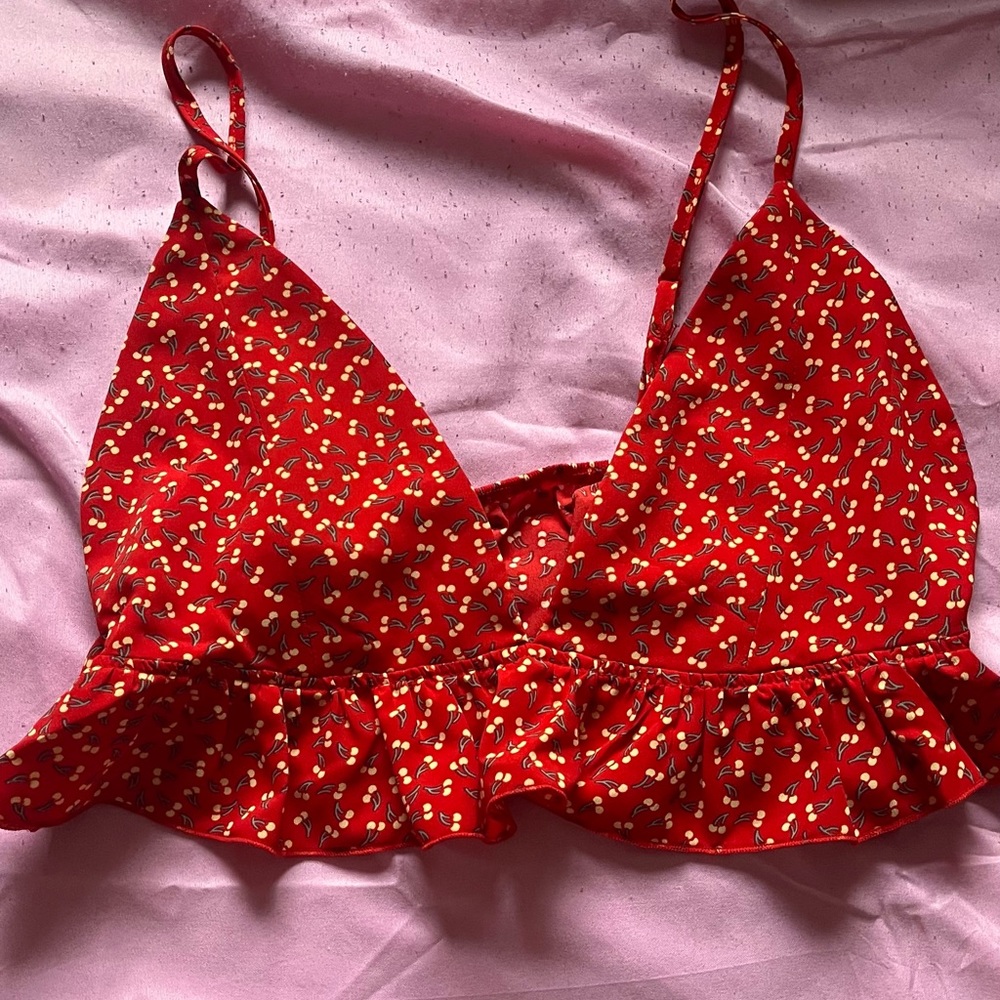 Cherry tank top SUPER CUTE